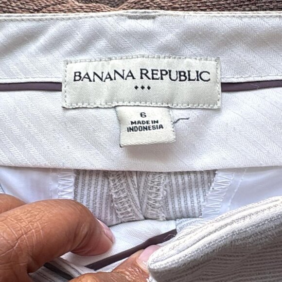 Banana Republic Light Gray Pinstripe/Ticking Stripe Dress Pants Size 6 - Picture 4 of 8
